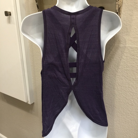 lululemon athletica Tops - Lululemon Fancy Back Top Built in Bra Purple Sz 6